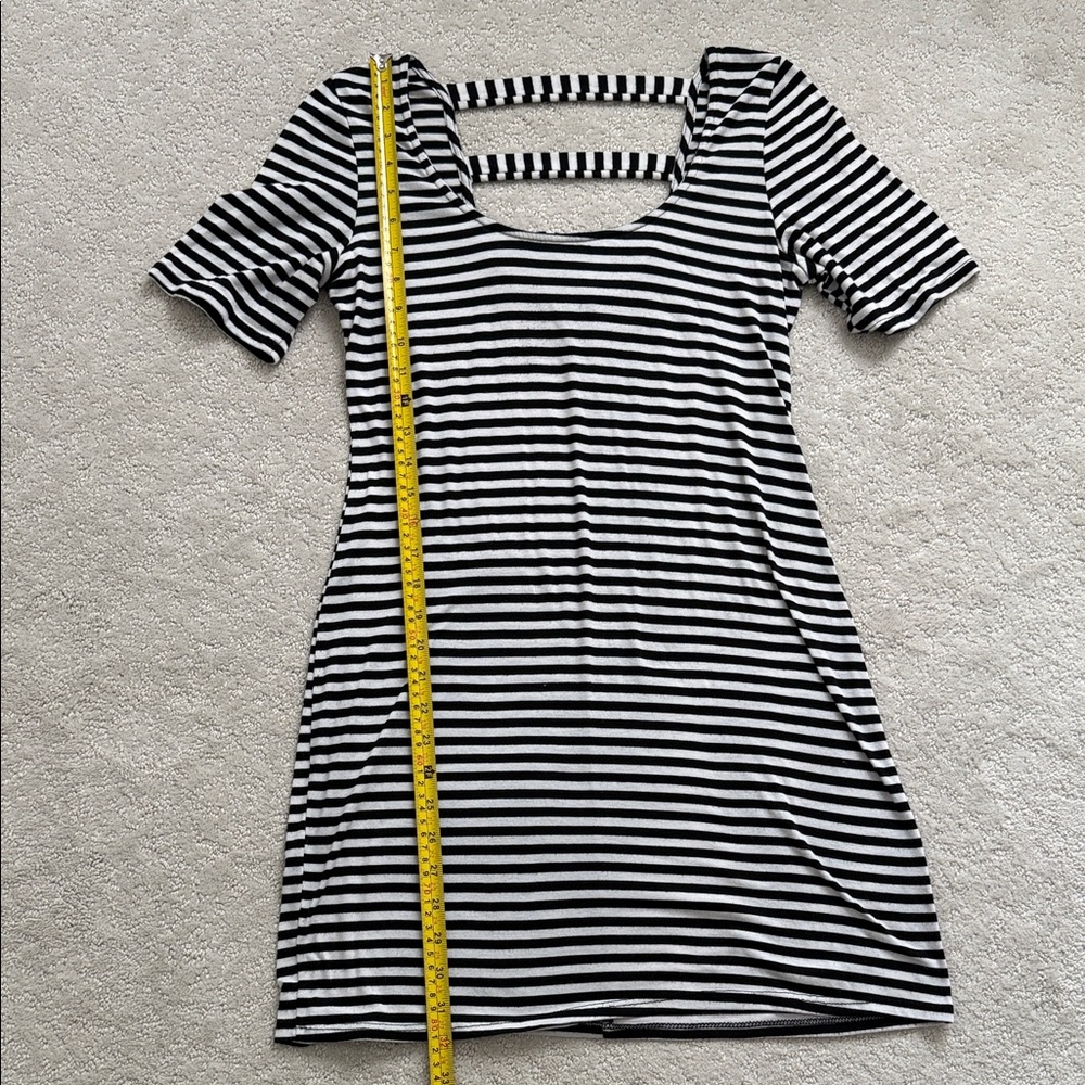 Black and White Striped Dress feels like - Picture 7 of 8